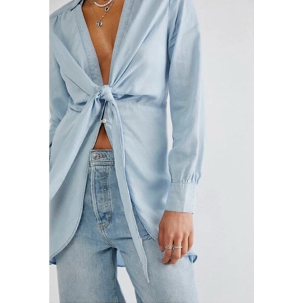 NWT Free People Light Wash Denim-Look Tie Front Tunic Top - Size Small